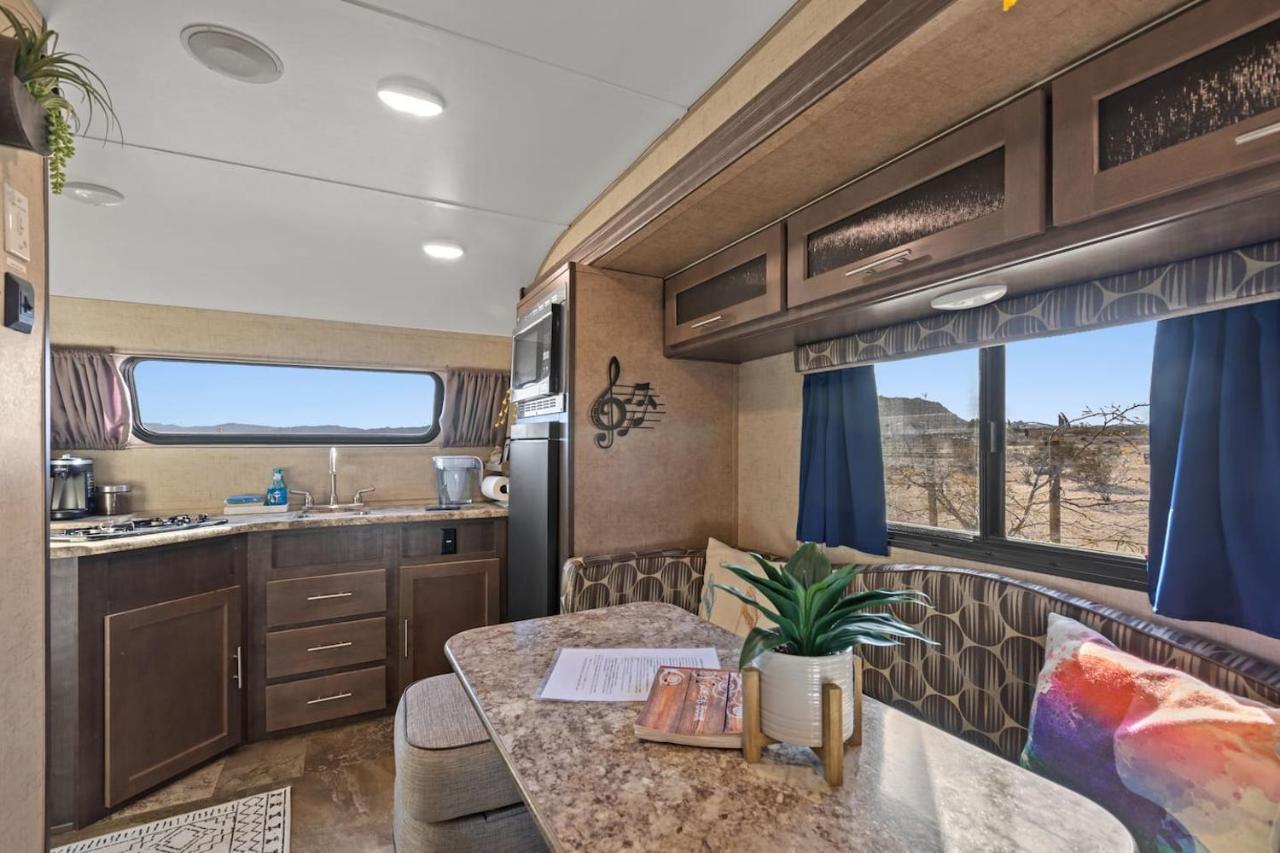 Jt Village Campground - Lil Miss Daisy Joshua Tree Luaran gambar
