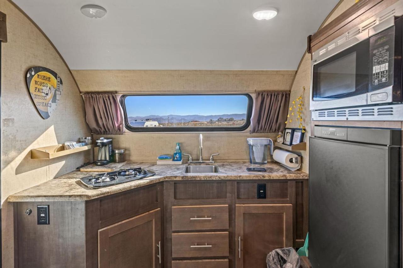 Jt Village Campground - Lil Miss Daisy Joshua Tree Luaran gambar