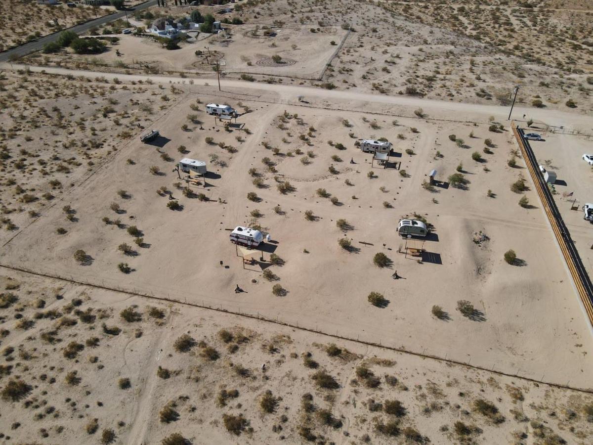 Jt Village Campground - Lil Miss Daisy Joshua Tree Luaran gambar